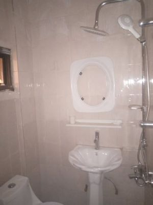 Nous vous proposons un appartement en pleins pieds ( rez-de-chaussée) à louer - Image 3