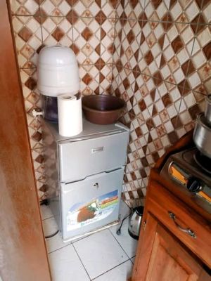 Studio meublé à Yaoundé pont Effoulan et entrée terre rouge damas - Image 5