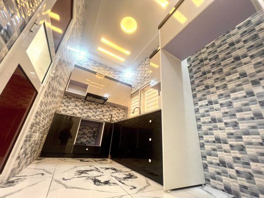 Villa neuve avec piscine en vente à Coyah – (quartier Doumbouyah) - Image 5