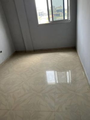 Très grand et joli appartement haut standing nouvellement construit à Louer dans un immeuble avec caméra de surveil... - Image 2