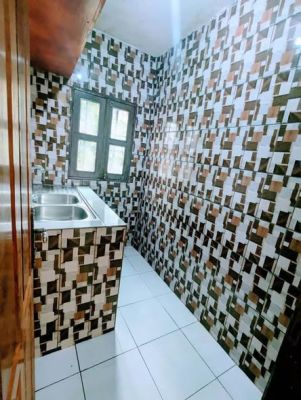 Studio moderne à louer situé avec forage - Image 4