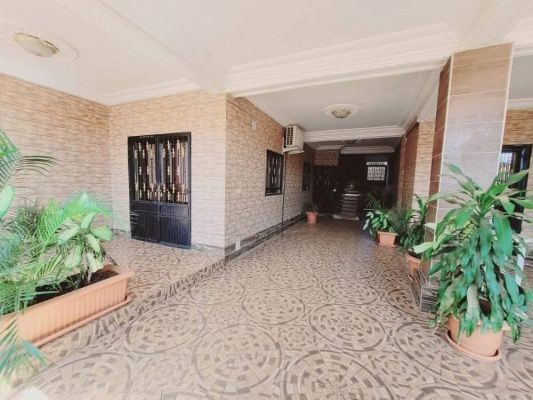 Nous vous proposons #01_Appartement au rez-de-chaussee à louer à #Enta (fassa) dans une cour fermée & accessible.