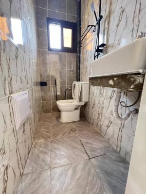 Appartement logbessou 2chs 2dchs nouvellement construit - Image 3