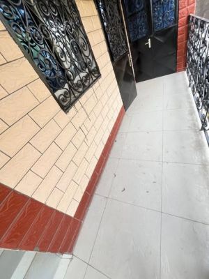 2 Appartements modernes à l'étage au 1er et 2ème niveau à Logpom bassong - Image 5