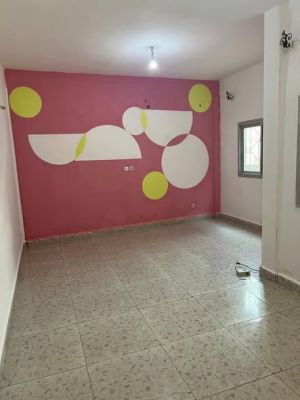 Grand et joli appartement haut standing a louer dans un immeuble derrière l'entrée lycée village - Image 2