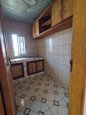 Studio moderne 50.000f Forage, parking sécurisé - Image 2