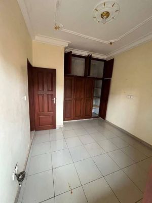 Studio moderne à louer à Biyem Assi TKC - Image 2