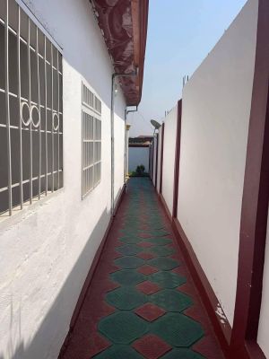 𝗩𝗶𝗹𝗹𝗮_𝗠𝗼𝗱𝗲𝗿𝗻𝗲  𝗮̀ 𝘃𝗲𝗻𝗱𝗿𝗲 𝗮̀ COYAH LEFOURÉ DAKHA - Image 4