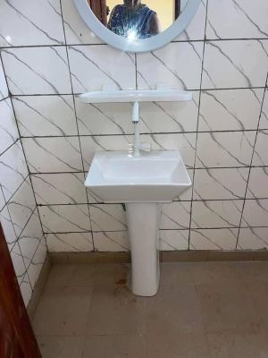 2 bels appartements à louer  dans le quartier de Kipé derrière la RTG SOLOPRIMO un accès impeccable au 2eme étage - Image 5