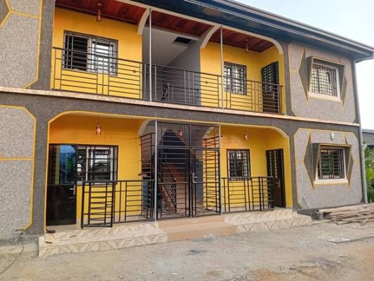 OPPORTUNITÉ À SAISIR – APPARTEMENT MODERNE À LOUER À DOUALA  pk13 entrée face supermarchés spar - Image 1