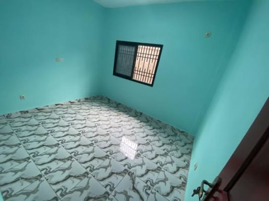 Studio moderne ndobo bonaberi a 150f de la route - Image 5