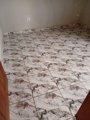 STUDIO MODERNE À VILLAGE  à l'étage :60.000f - Image 5