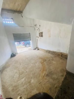 Boutique à louer située au 8e à Dakar en bordure de goudron - Image 2