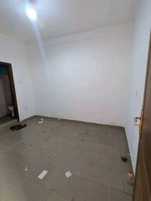 Chambre 3 pièces avec forage dans la barrière - Image 2