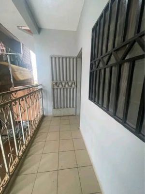 Appartement à louer à biyem assi - Image 1