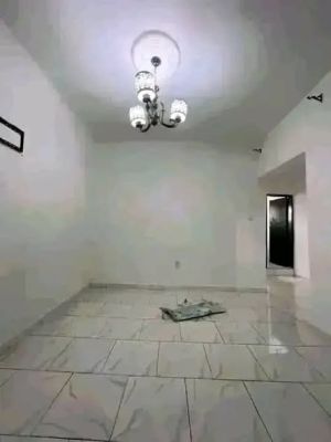 Studio moderne 60mille a l'ètage dans Bonaberi Rail avec Parking 100frs du goudron. - Image 1