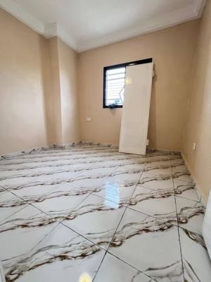 Appartement logbessou 2chs 2dchs nouvellement construit - Image 4