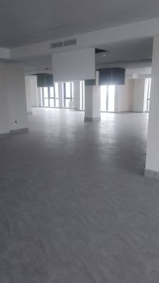 Open-spaces haut standing avec toilettes, ascenseur, groupe électrogène situé en plein coeur du quartier administrati... - Image 3