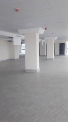 Open-spaces haut standing avec toilettes, ascenseur, groupe électrogène situé en plein coeur du quartier administrati... - Image 4