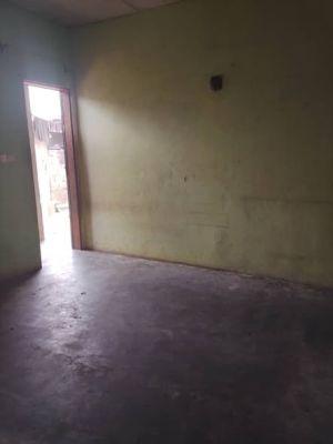 Studio 3 pièces makepe missoke dépôt banane - Image 5