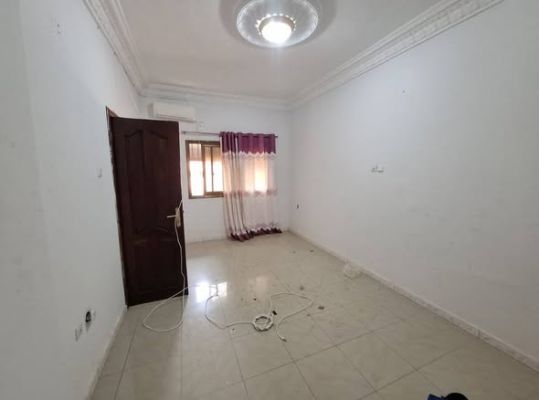 STUDIO en collocation a la #T8 au 1er etage - Image 2