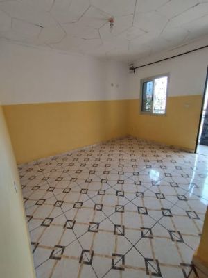 Studio moderne 50.000f Forage, parking - Image 1