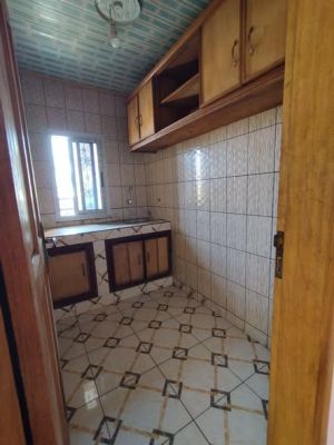 Studio moderne 50.000f Forage, parking - Image 2