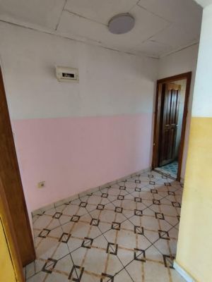 Studio moderne 50.000f Forage, parking - Image 5