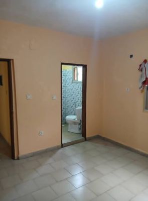 Appartement au 3éme Étage à louer à Sonfonia très accessible - Image 2