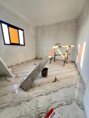 Studio Moderne Haut Standing Nouvellement Construite à louer à Logbessou - Image 2