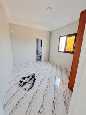 appartement moderne haut standing nouvellement construite à louer à logbessou - Image 4