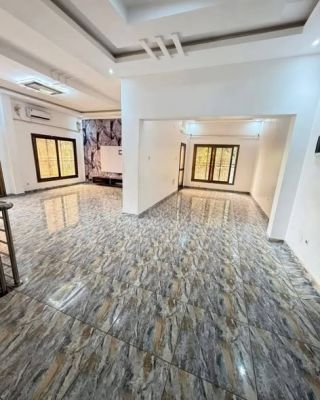 Un Duplex R+2 à vendre a Nongo - Image 3