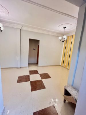 STUDIO MODERNE A SIMBOCK ELOUMDEN - Image 1