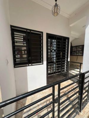 Studio moderne à louer à Simbock - Image 5