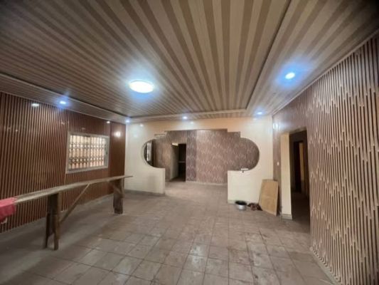 APPARTEMENT a Louer dans le Quartier Résidentiel de #LAMBANYI CANADIENNE  dans Une cour fermée - Image 3