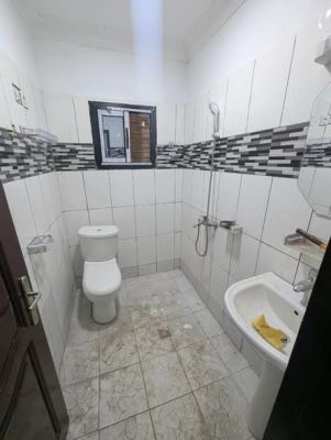 Appartement nouvellement construit situé à plaque L&B odza - Image 5