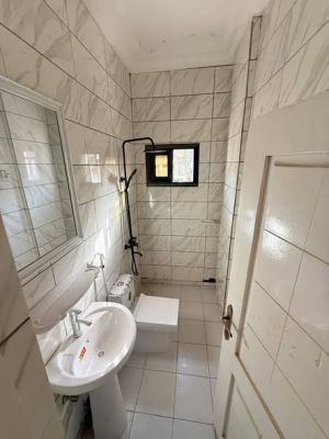 OPPORTUNITÉ EXCEPTIONNELLE À KIPÉ – ENSEMBLE IMMOBILIER COMPLET À LOUER - Image 5