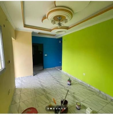 Studio moderne à louer à ndongbong sur le goudron 80 mille - Image 2