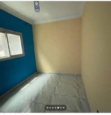 Studio moderne à louer à ndongbong sur le goudron 80 mille - Image 5