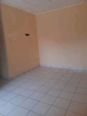 Studio moderne à louer à Ngousso - Image 2