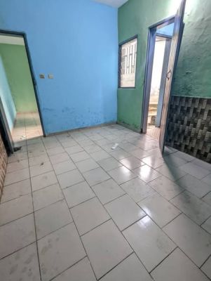 Voici un studio a louer a kotto constituer de - Image 5