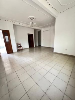 Appartement moderne au 1er niveau  à Logpom à 200m du goudron - Image 2