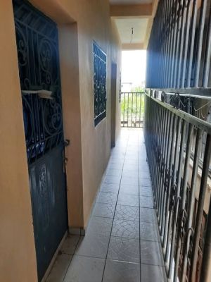 VOICI DEUX STUDIOS MODERNE AVEC  BALCON À NDOGBONG - Image 2