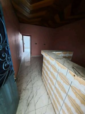 VOICI DEUX STUDIOS MODERNE AVEC  BALCON À NDOGBONG - Image 5