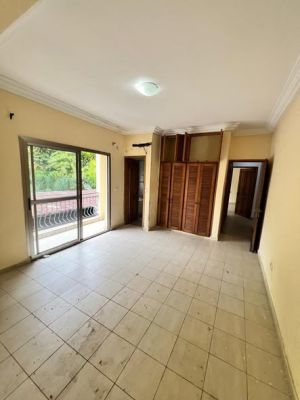 Appartement Moderne Haut Standing sis à Makèpè bordure de route - Image 2