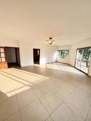 Appartement Moderne Haut Standing sis à Makèpè bordure de route - Image 3