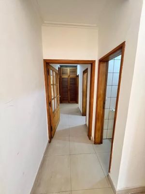 Appartement Moderne Haut Standing sis à Makèpè bordure de route - Image 5