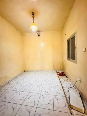 GRANDE CHAMBRE MODERNE À LOUER À L'ÉCOLE DE POSTE - Image 3