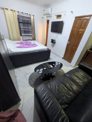CHAMBRES – STUDIO – APPARTEMENT MEUBLÉS HAUT STANDING À DOUALA - Image 1