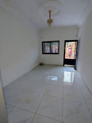 NKOLFOULOU  STUDIO MODERNE À LOUER À 60milles 4+2mois - Image 2